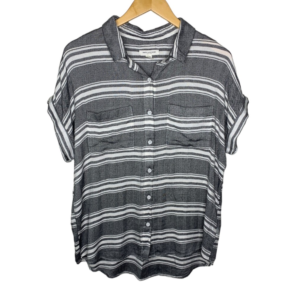 beachlunchlounge collection short sleeve button down shirt size medium